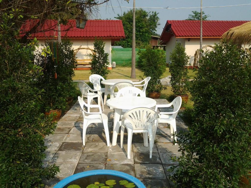 Moon River Resort Убонратчатхані Екстер'єр фото